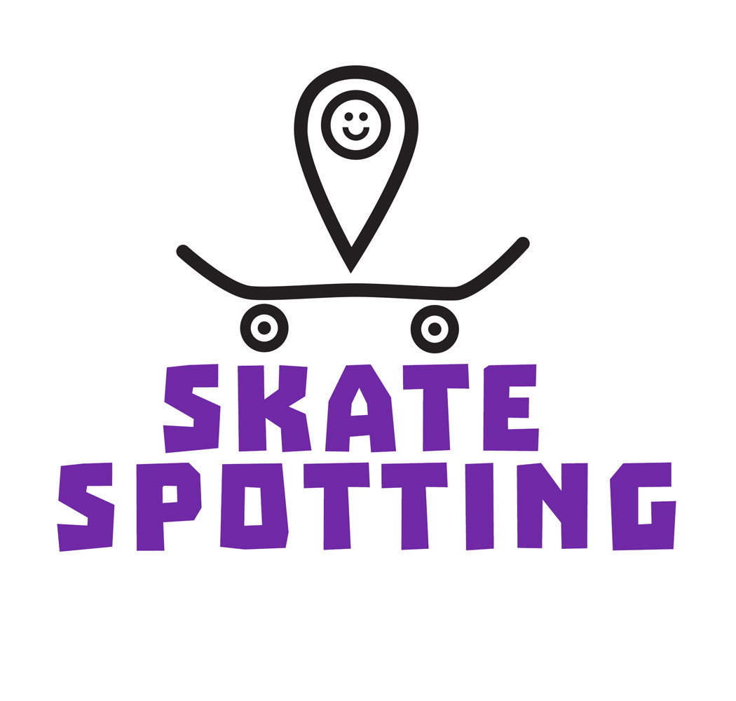 Skate spotting, Logo. Über dem lila Schriftzug "Skate spotting" ein von der Seite stilisiert dargesteltes Scateboard, darauf ein Karten-Pin mit einem lachenden Smiley