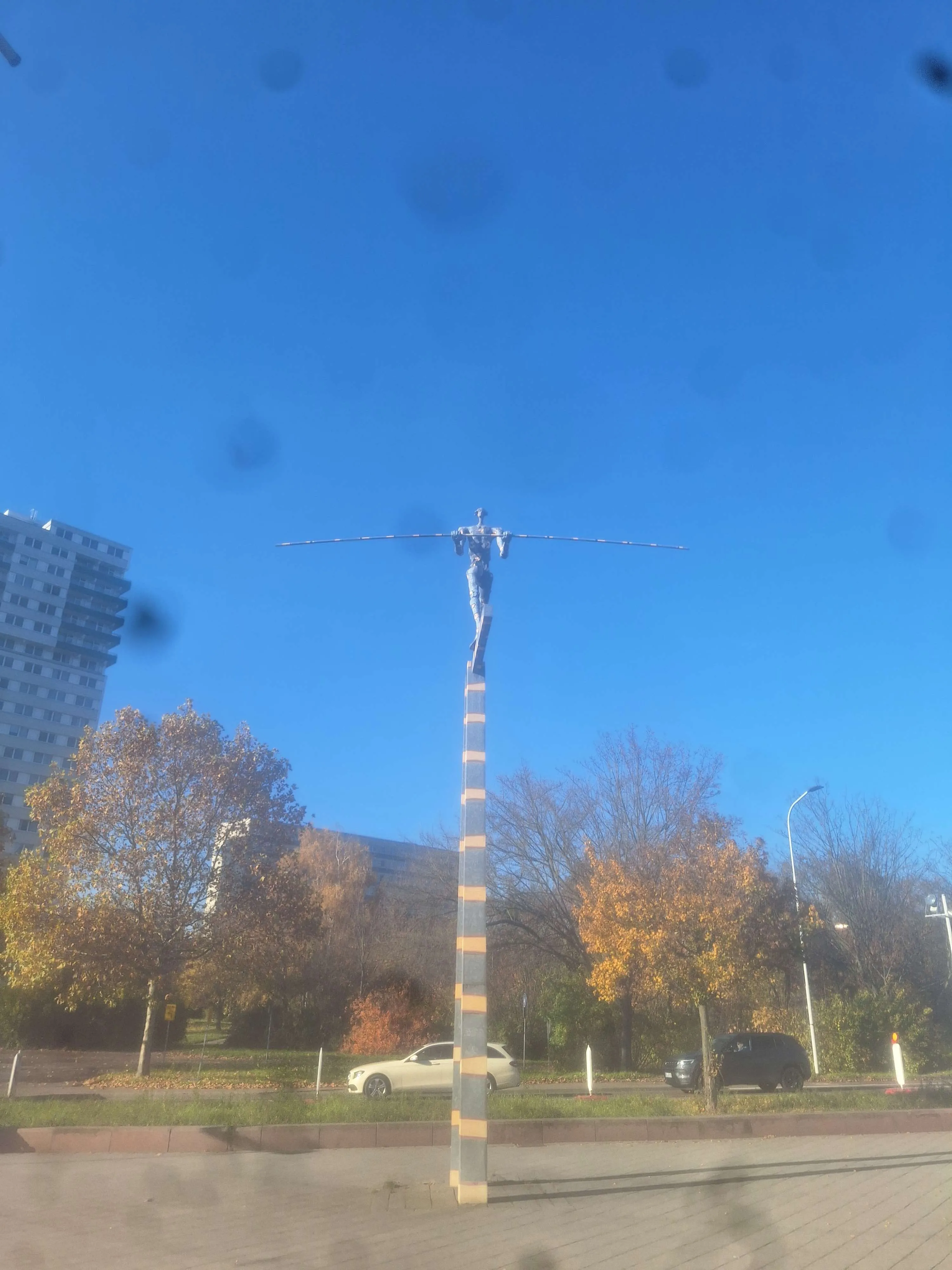 1000211103