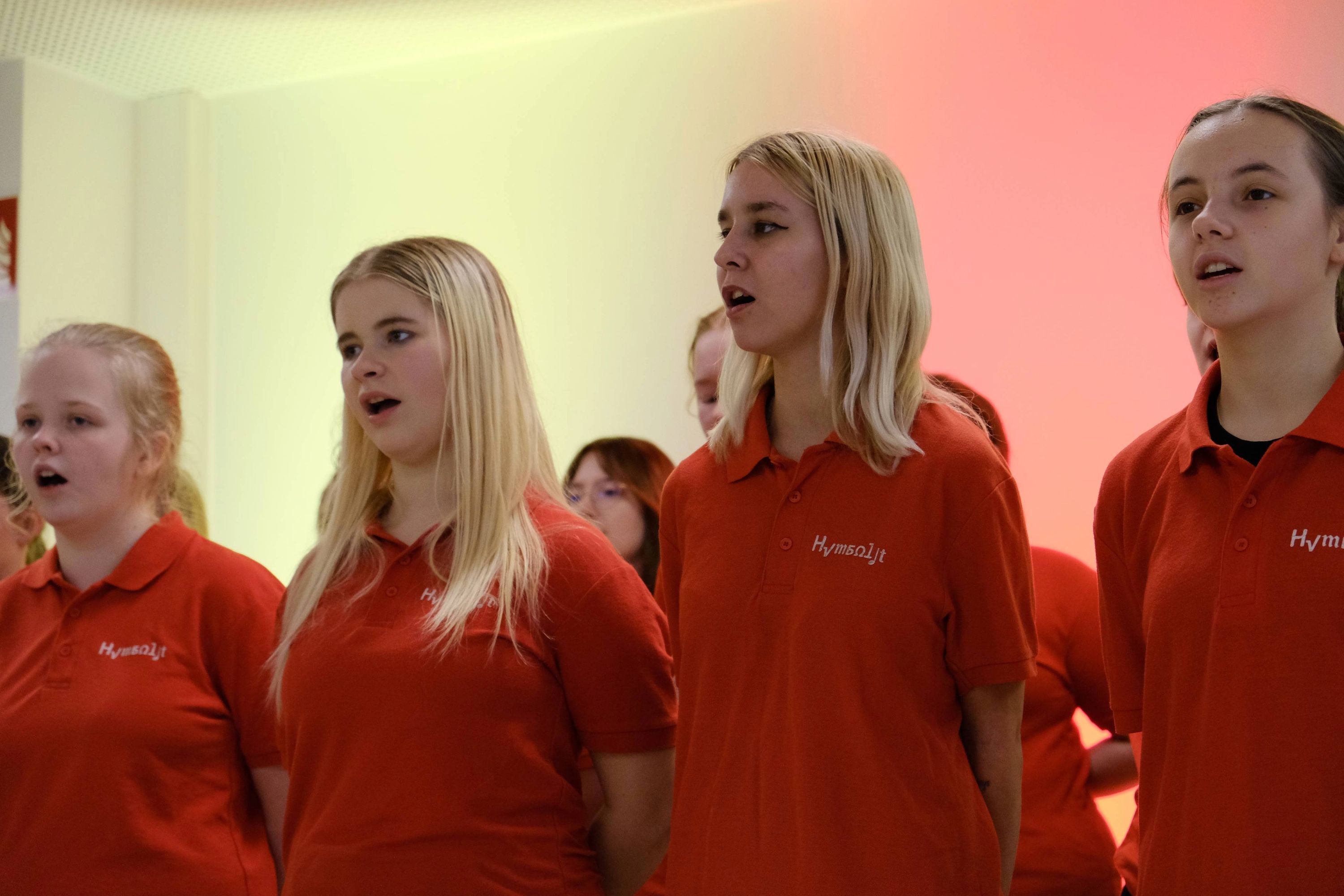 Gemeinsames Adventsliedersingen mit dem Mädchenchor Halle-Neustadt