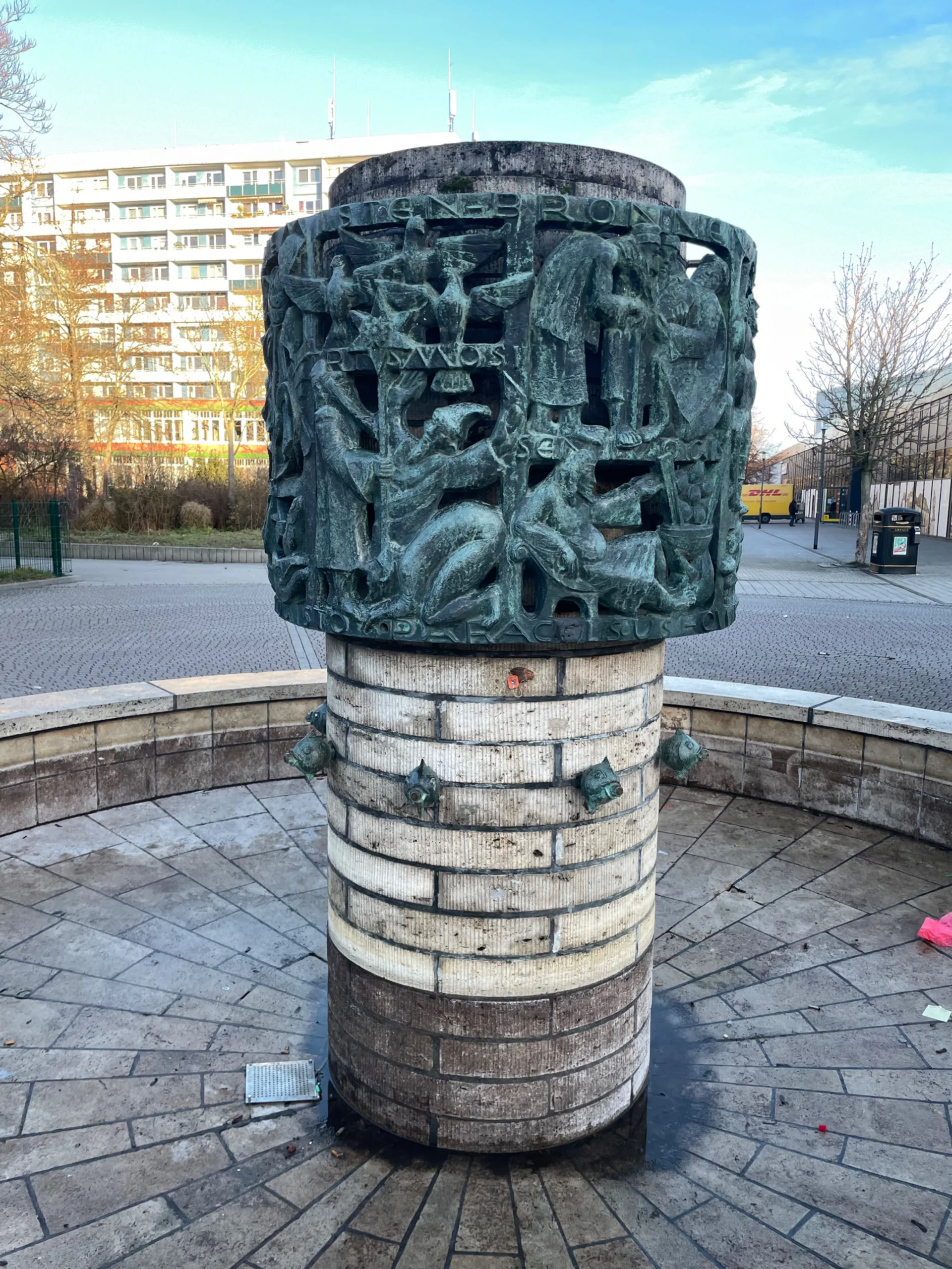 Der Alchimistenbrunnen befindet sich am Treff in der südlichen Neustadt.